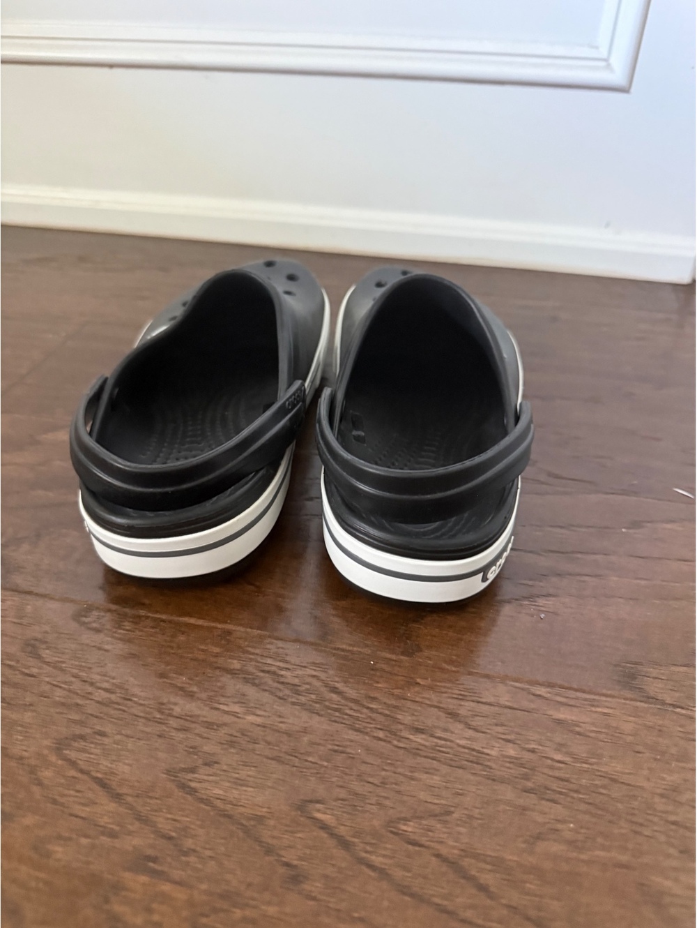 NWOT Crocs Crocband Clogs Sandals Shoes Black White Unisex Mens 7 Womens 9 - Picture 3 of 5